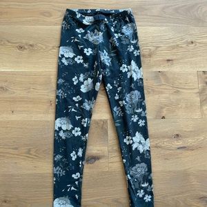 Old Navy gray floral leggings